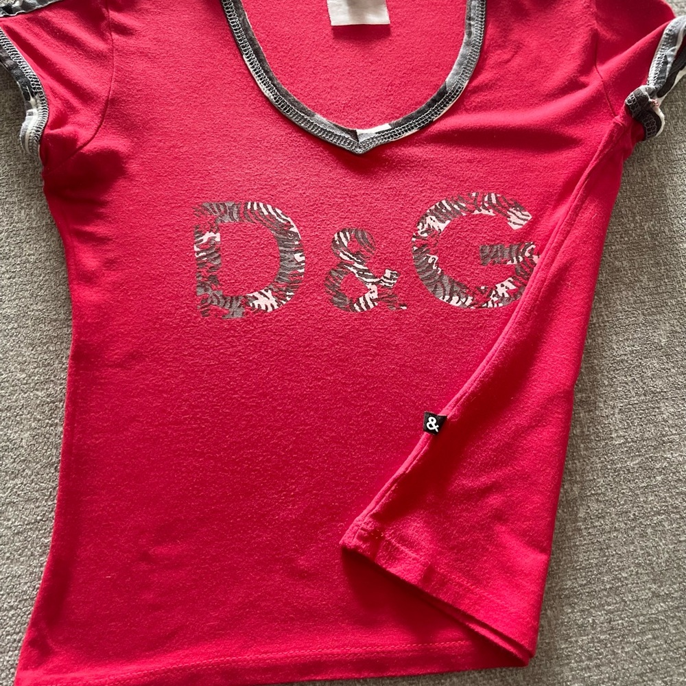 D&G Red and Gray Camo Trim Short Sleeve Tee - Picture 2 of 6